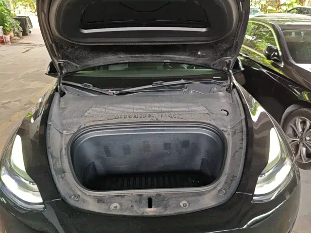 Tesla Model Y — Фото автомобиля 19