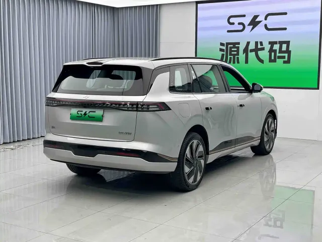 Dongfeng eπ 008 — Фото автомобиля 9