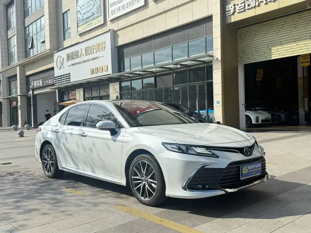 Toyota Camry — Фото автомобиля 3