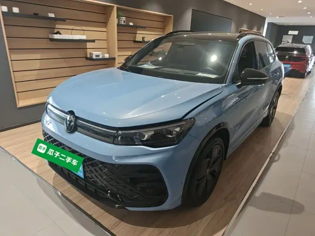 Фотография автомобиля — Volkswagen Tiguan L