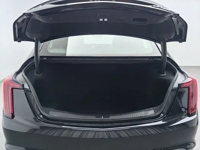 Cadillac CT5 — Фото автомобиля 16