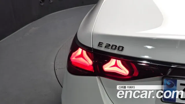 Mercedes-Benz E-Class W214 — Фото автомобиля 8