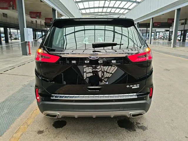 Ford Edge — Фото автомобиля 5
