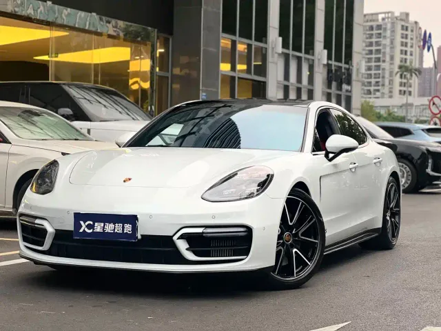 Фотография автомобиля — Porsche Panamera