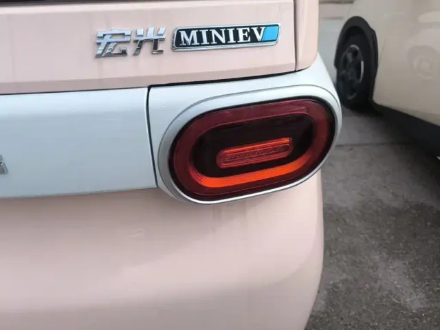 Wuling Hongguang Mini EV — Фото автомобиля 23