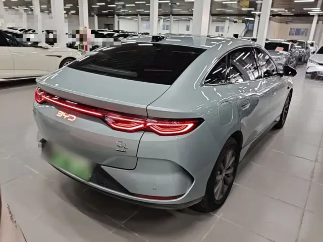 BYD Qin L — Фото автомобиля 6