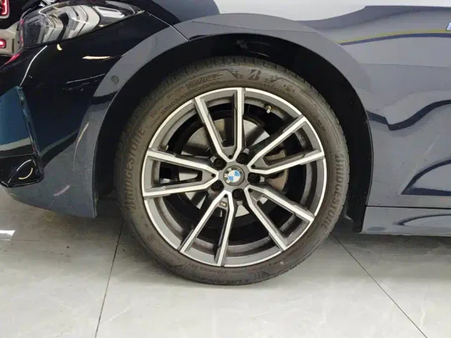 BMW 3 Series — Фото автомобиля 6