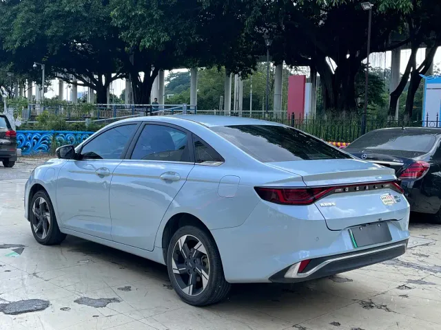 Geely Emgrand L — Фото автомобиля 5