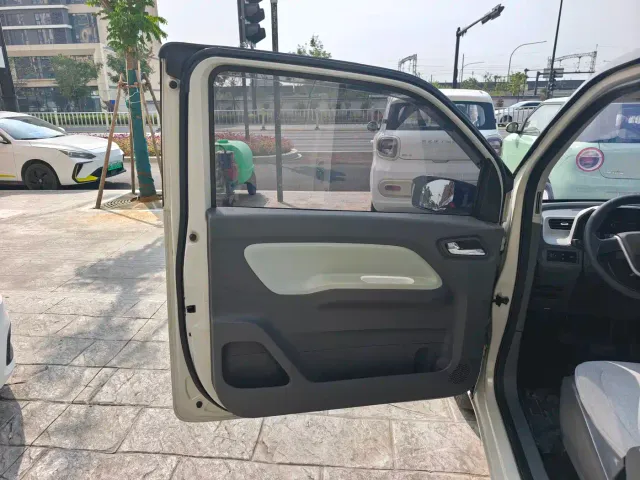Wuling Hongguang Mini EV — Фото автомобиля 10