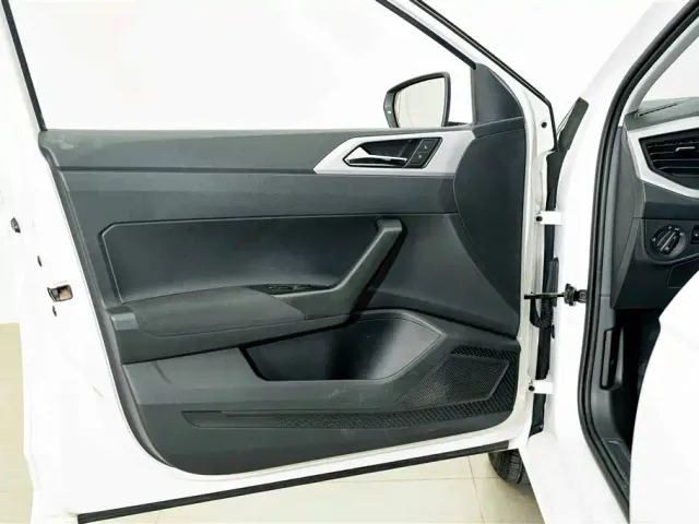 Volkswagen Polo — Фото автомобиля 16