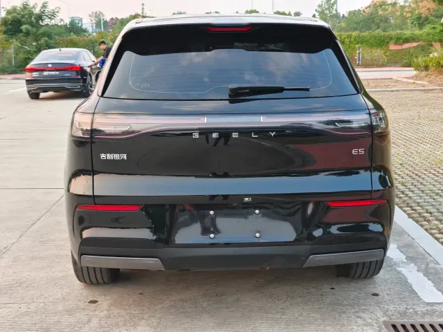 Geely Galaxy E5 — Фото автомобиля 6