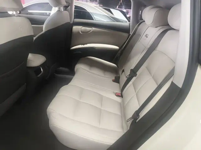 IM Motors LS6 — Фото автомобиля 16