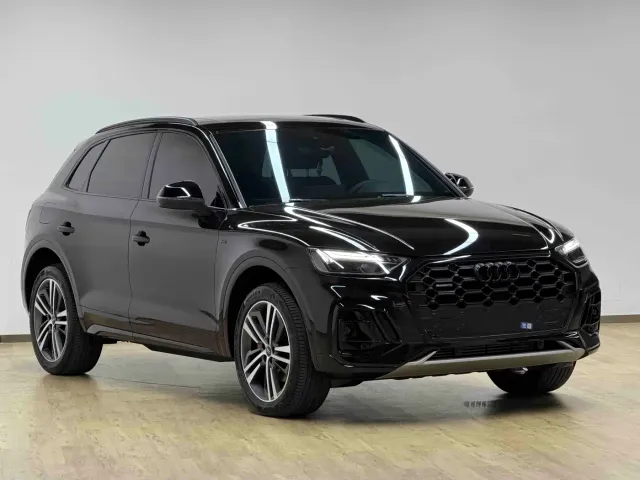 Audi Q5L — Фото автомобиля 3