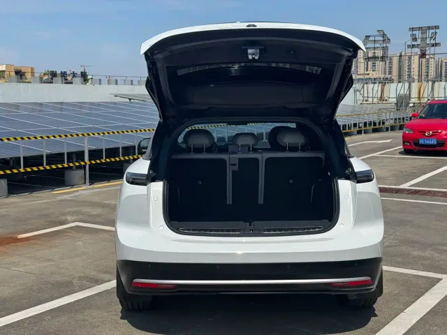 Nio ES6 — Фото автомобиля 7