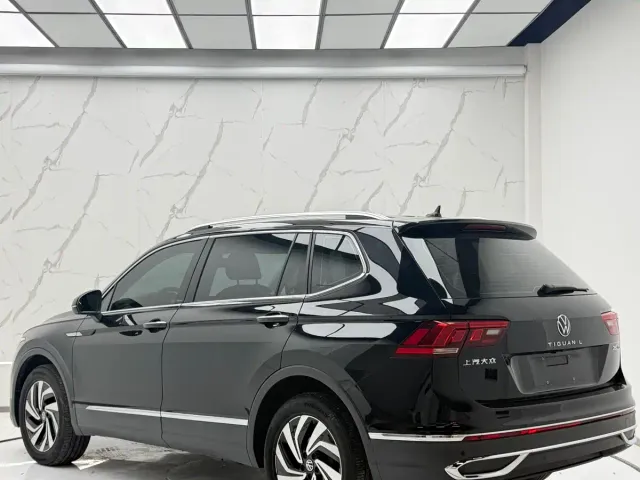 Volkswagen Tiguan L — Фото автомобиля 3