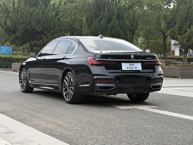 BMW 7 Series — Фото автомобиля 13