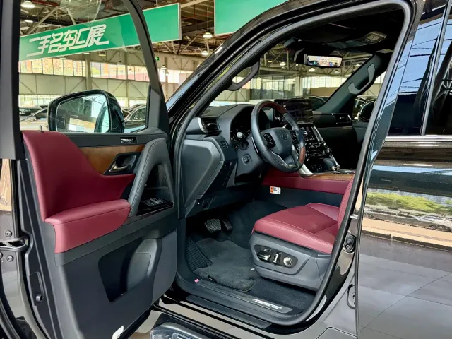 Lexus LX — Фото автомобиля 15