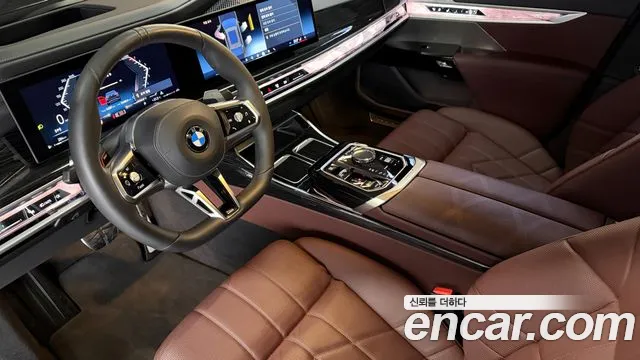 BMW 7-Series 7 серия (G70) 740i xDrive M Sport — Фото автомобиля 15