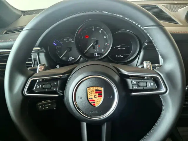 Porsche Macan — Фото автомобиля 12