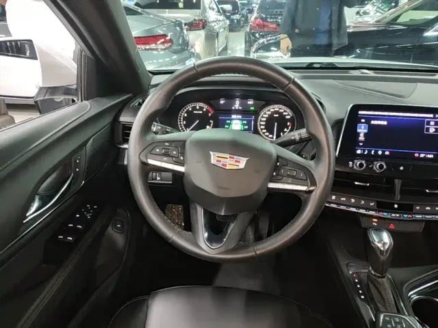 Cadillac CT4 — Фото автомобиля 10