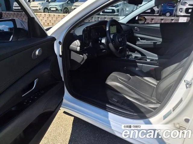 Hyundai Avante CN7 — Фото автомобиля 16