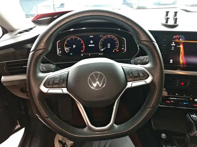 Volkswagen Passat — Фото автомобиля 10