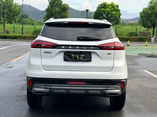 Geely Boyue — Фото автомобиля 5