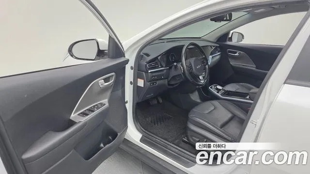 Kia Niro — Фото автомобиля 10