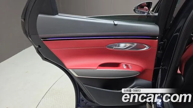 Genesis GV70 — Фото автомобиля 14