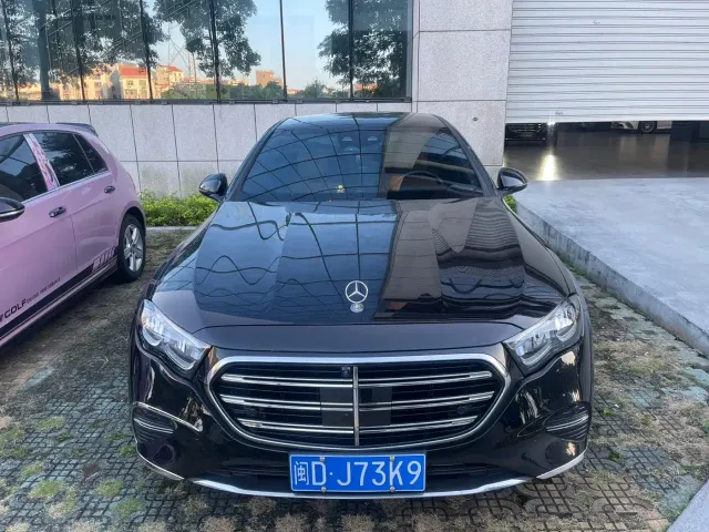 Mercedes-Benz E-Class — Фото автомобиля 2