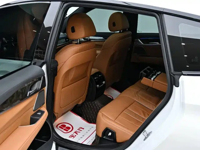 BMW 6 Series Gran Turismo — Фото автомобиля 13