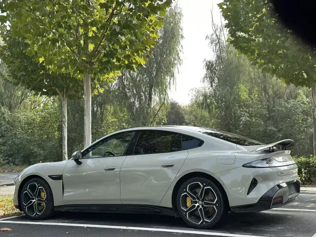 Xiaomi SU7 — Фото автомобиля 7