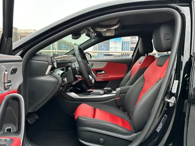 Mercedes-Benz Mercedes-Benz A-Class AMG 2022 AMG A 35 L 4MATIC — Фото автомобиля 8