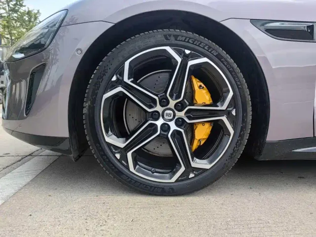 Xiaomi SU7 — Фото автомобиля 22