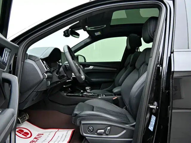 Audi Q5L — Фото автомобиля 11