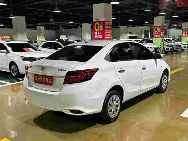 Toyota Vios — Фото автомобиля 9