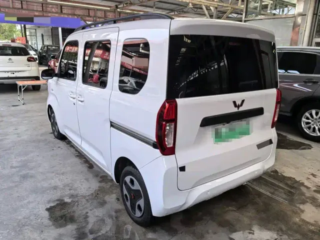 Wuling Zhiguang NEV — Фото автомобиля 9