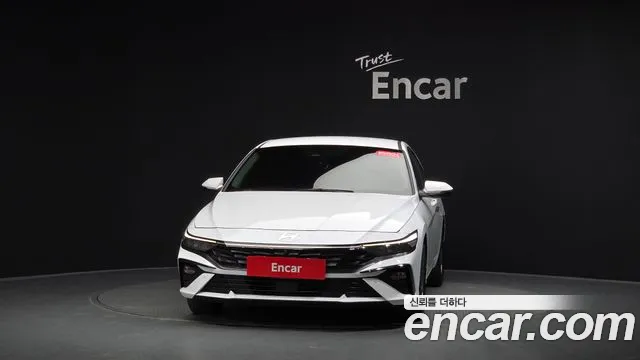 Hyundai Avante CN7 — Фото автомобиля 2