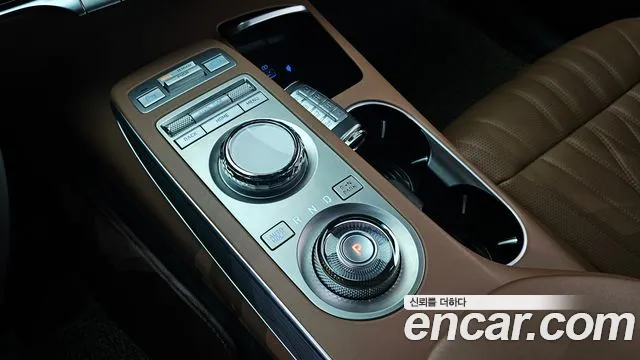 Genesis GV70 2.5T Бензин AWD — Фото автомобиля 9
