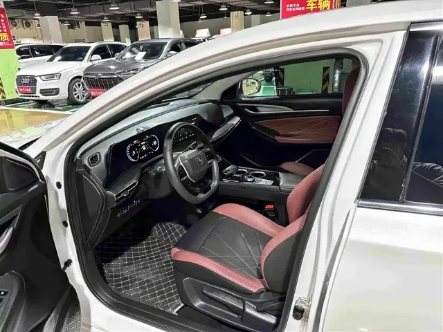Changan Eado — Фото автомобиля 7