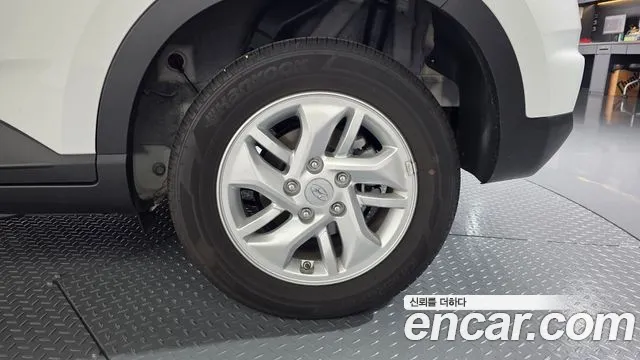 Hyundai Venue — Фото автомобиля 6