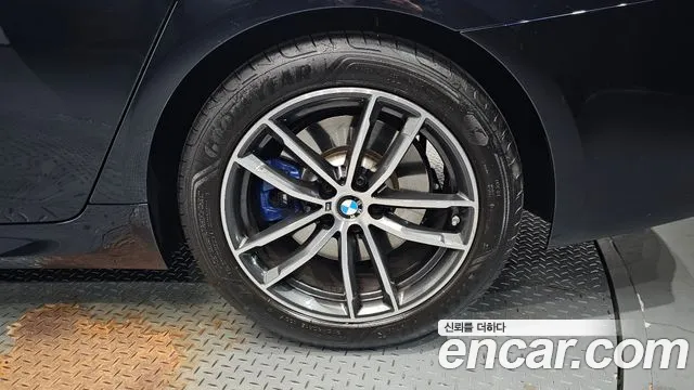 BMW 5 Series G30 — Фото автомобиля 6