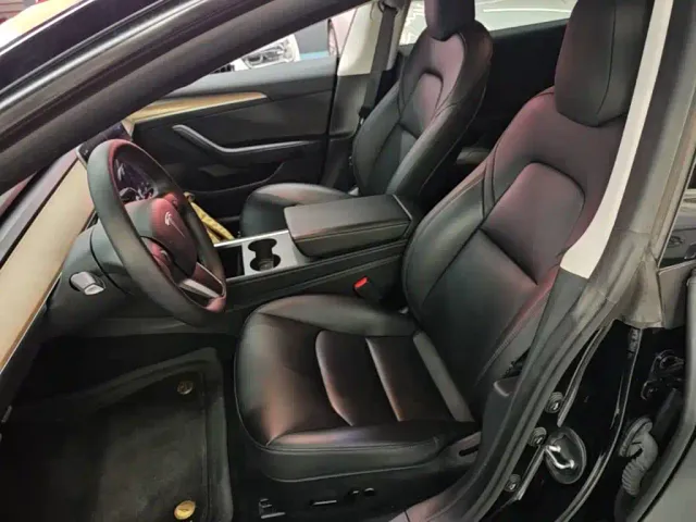 Tesla Model 3 — Фото автомобиля 14