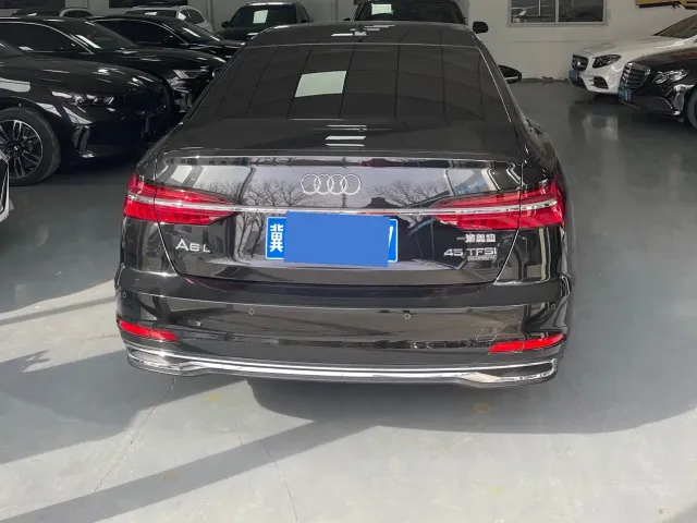 Audi A6L — Фото автомобиля 12