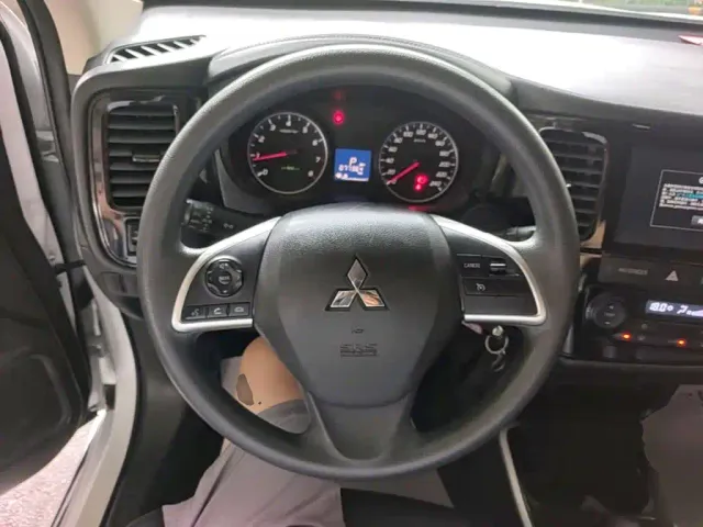 Mitsubishi Outlander — Фото автомобиля 10