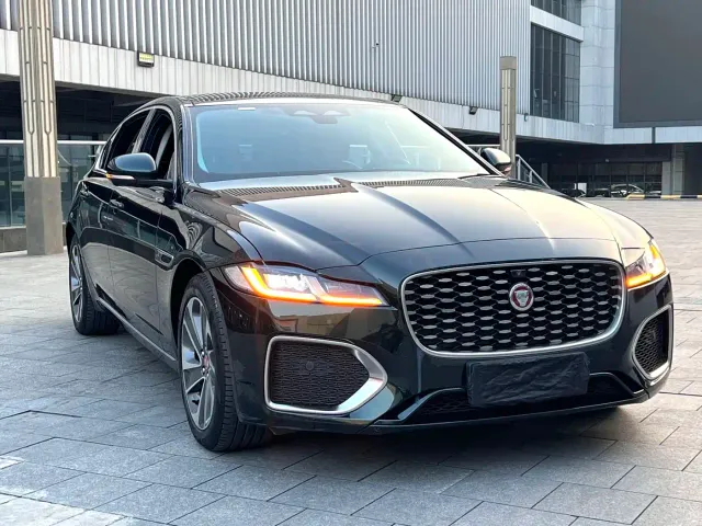 Jaguar XFL — Фото автомобиля 2