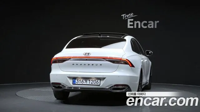 Hyundai Grandeur (New) Hybrid — Фото автомобиля 4