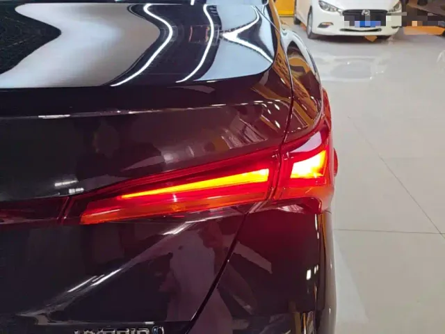 Toyota Avalon — Фото автомобиля 23