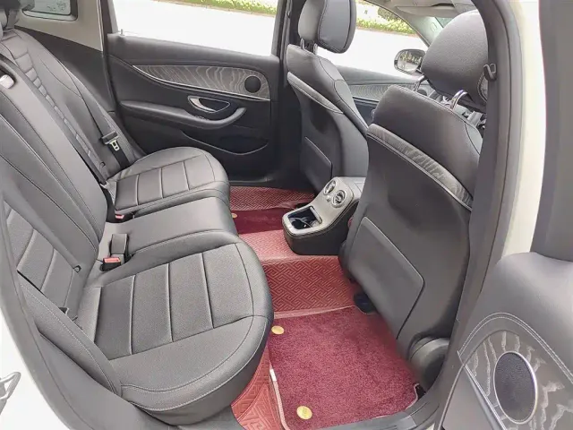 Mercedes-Benz E-Class — Фото автомобиля 11