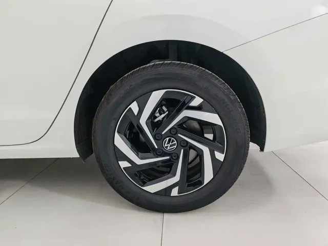 Volkswagen Lavida — Фото автомобиля 18